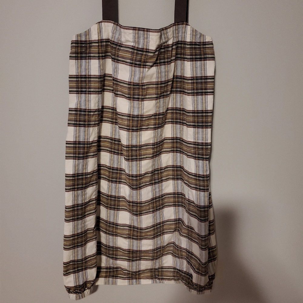 BEDO's dress